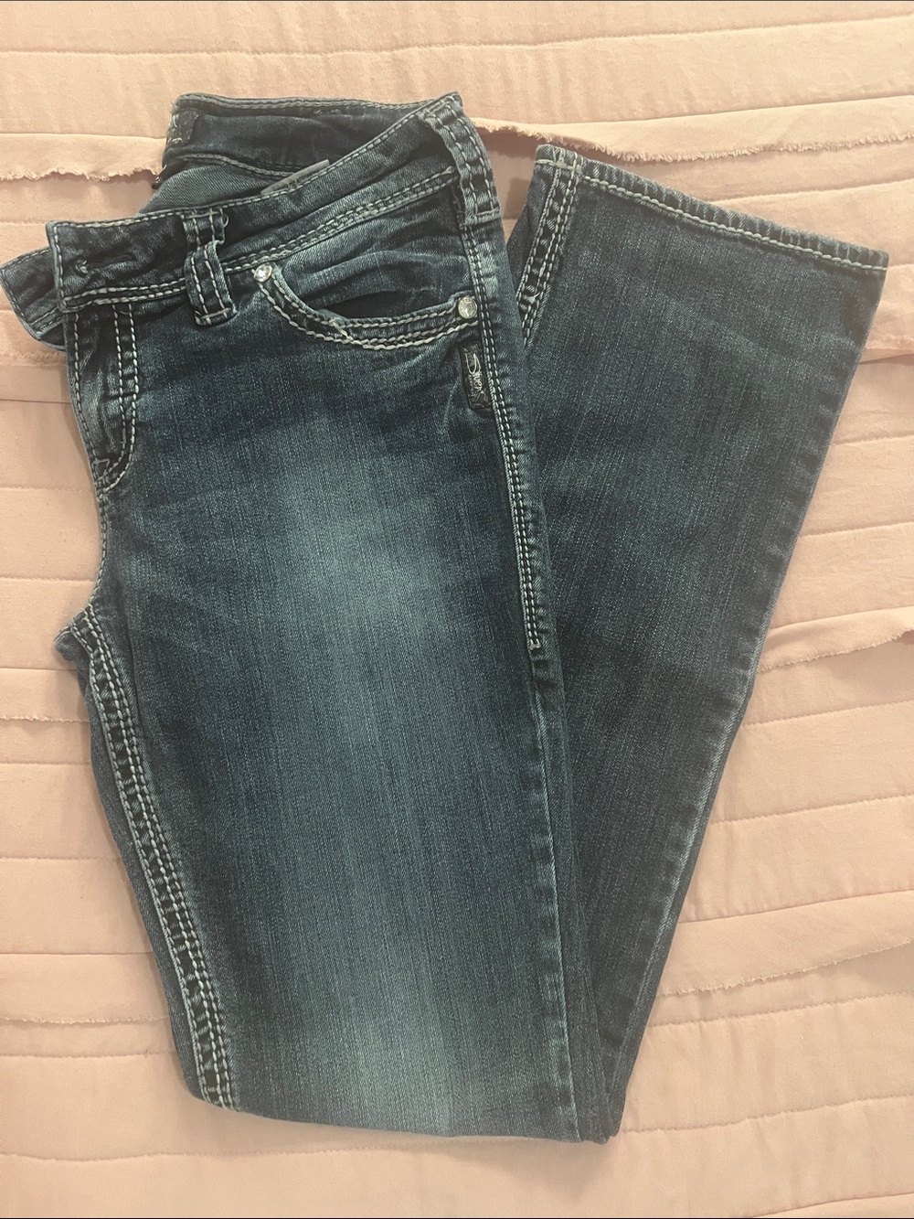 Silver Suki Flap 17” Bootcut Jeans - size 31